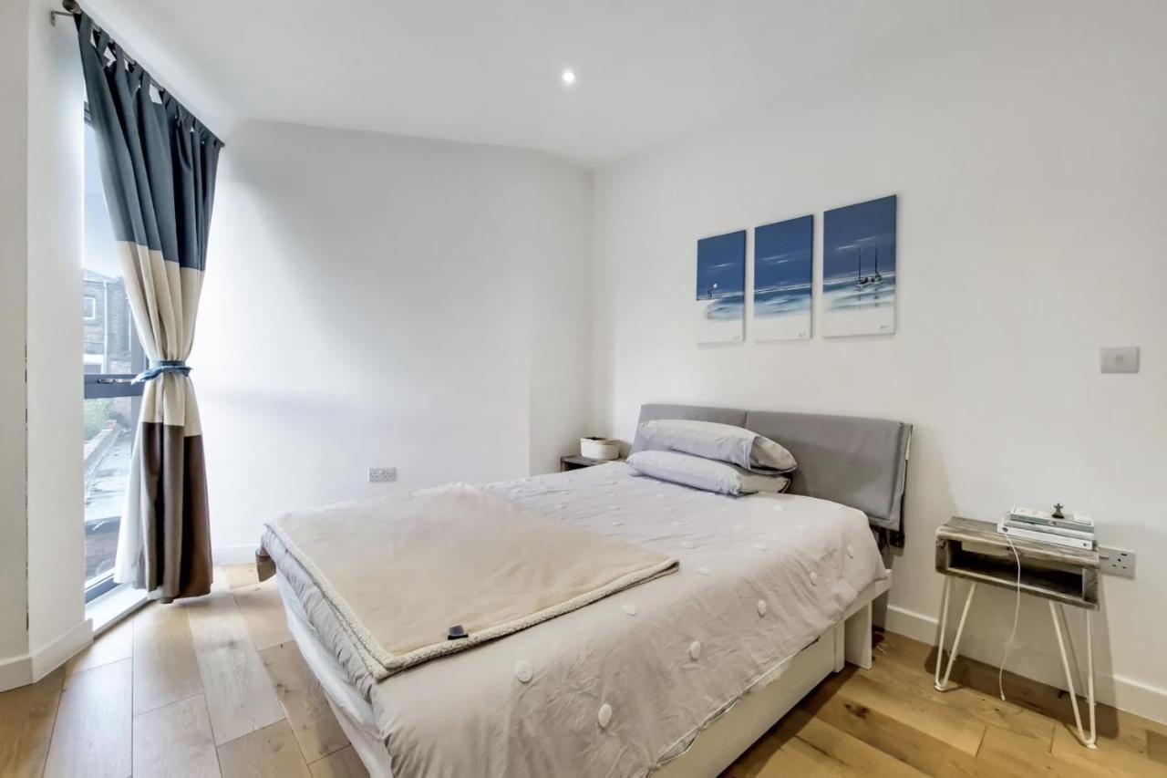 Luxury 2 Bed 2 Bath With Balcony New Build Apartment *South Central London* ภายนอก รูปภาพ